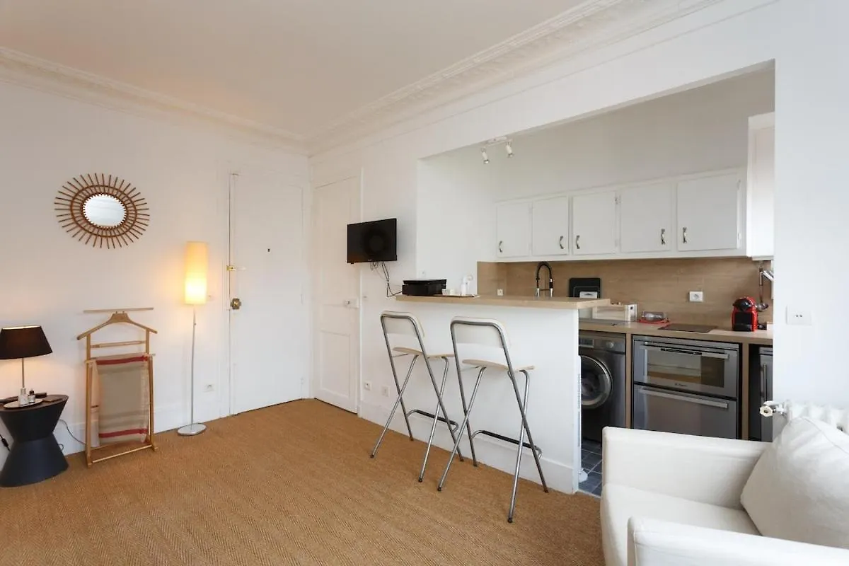 High Standing Studio Paris 17 Apartment